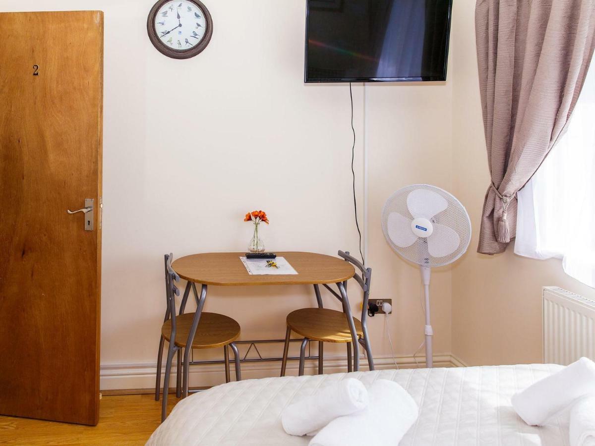 Northolt  Mandeville Rooms מראה חיצוני תמונה