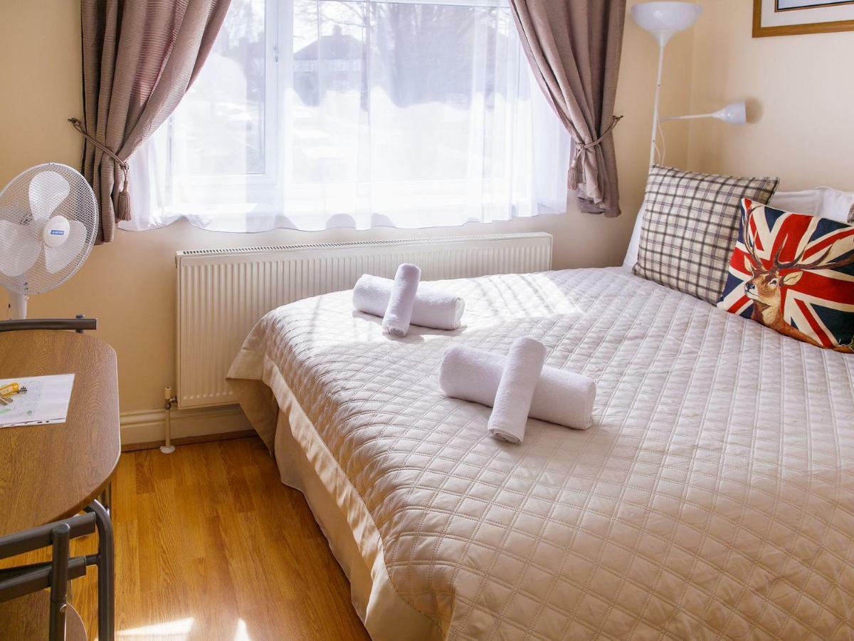 Northolt  Mandeville Rooms חדר תמונה