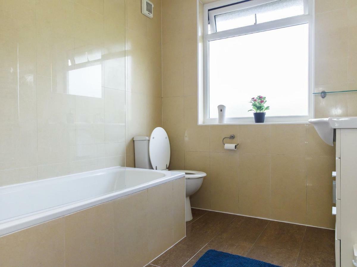 Northolt  Mandeville Rooms חדר תמונה